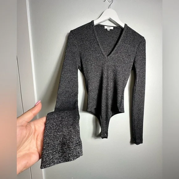 AGOLDE Tavi Mélange Rib Knit  V Neck Sexy  Bodysuit Size Medium - Picture 6 of 13